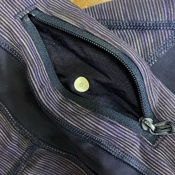 Lululemon athletica capris leggings in purple size women’s 6 - Picture 3 of 4